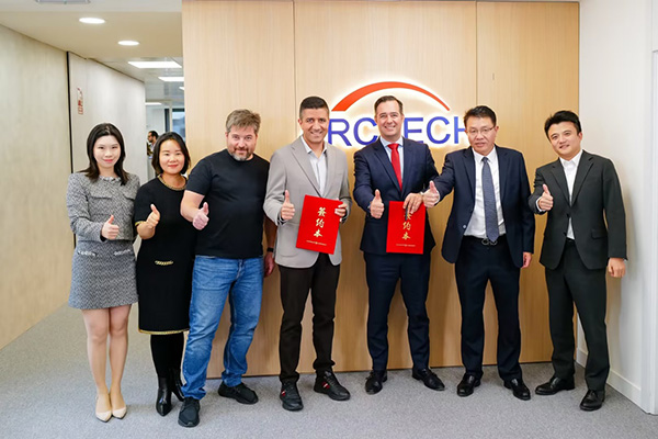 1765431279160384.jpg 120801.jpg